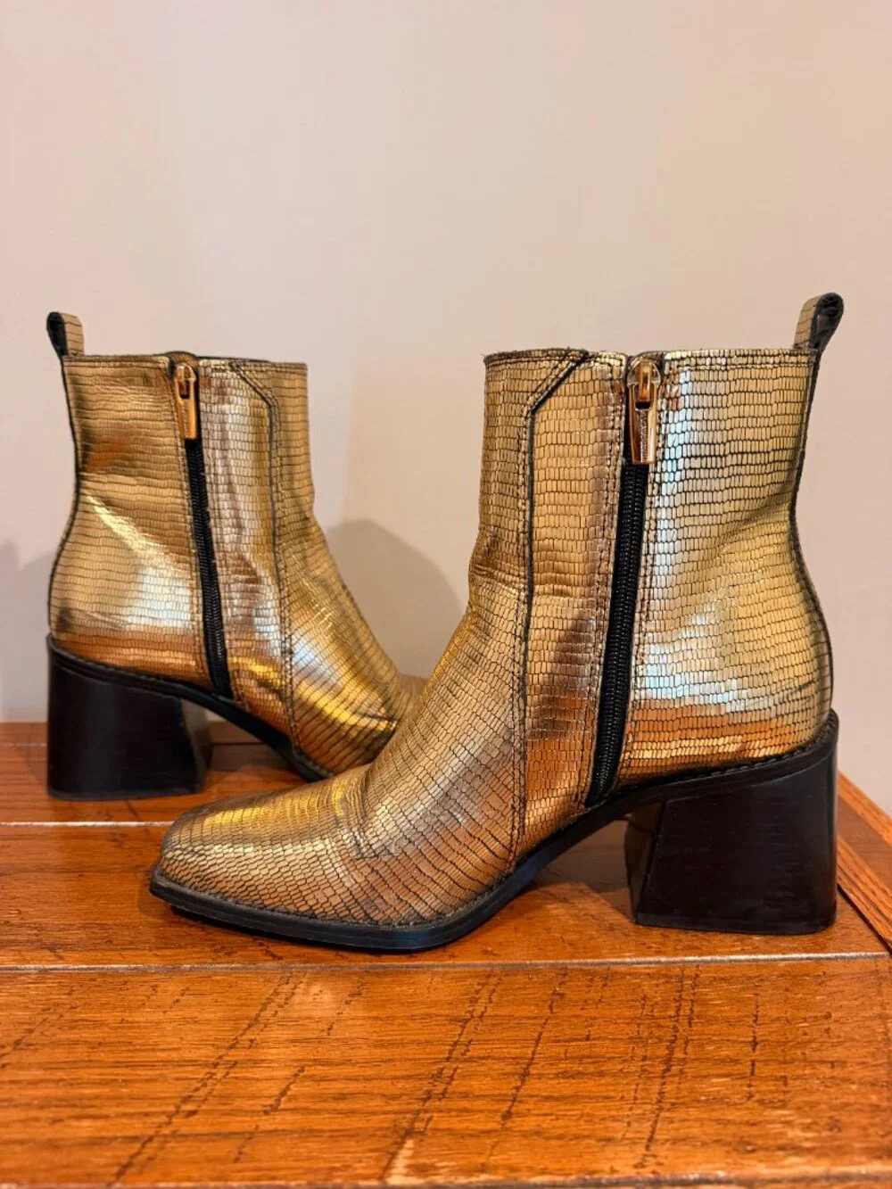 Vince Camuto Sojetta Square Toe Bootie Gold Metallic Leather Women's Size 9.5 M
